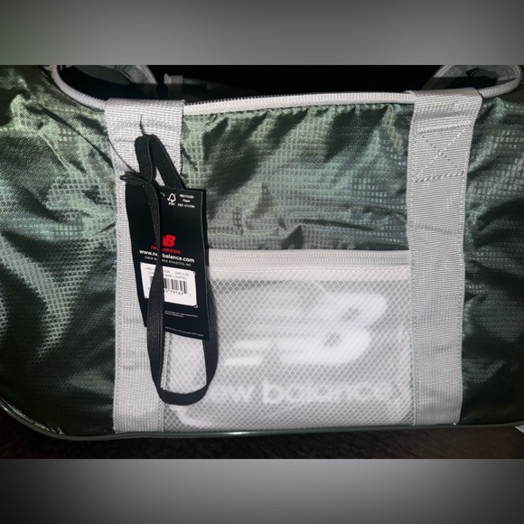 New Balance Duffel Bag, Core Performance Small Carry On Travel Gym Bag - Picture 6 of 9